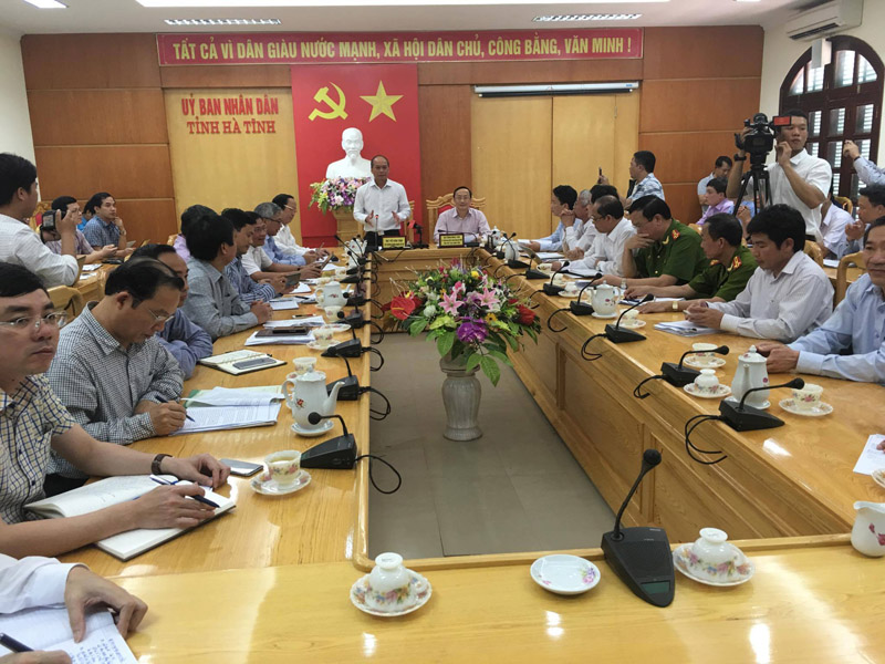 Đường[-]ống[-]xả[-]thải[-]khổng[-]lồ[-]của[-]Formosa[-]có[-]phép